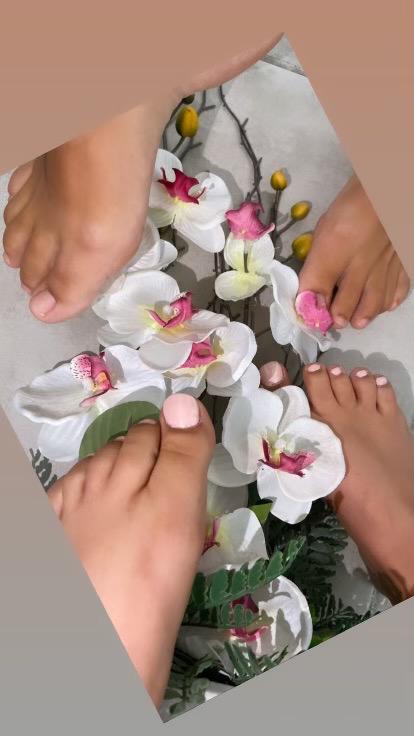 Twinsgirlzfoot's media