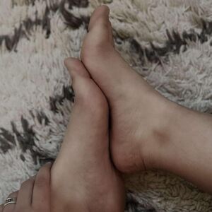 Twogirlfriendsfourfeet's media