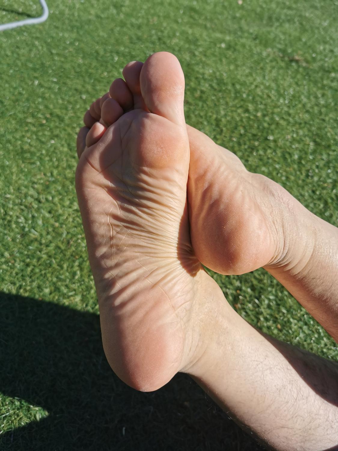 Underwearandfeetsdusud's media