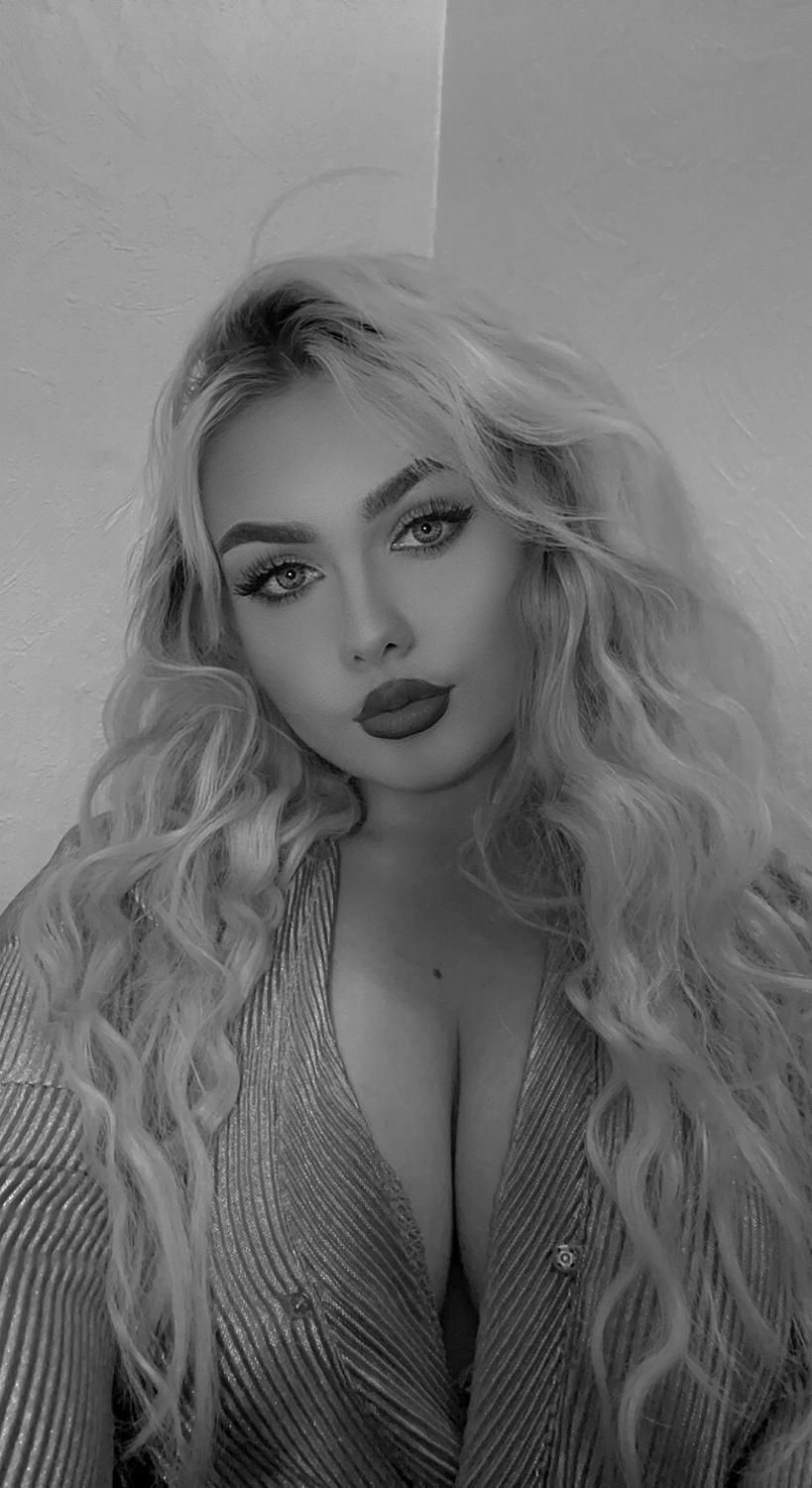 Uneblonde1323's media