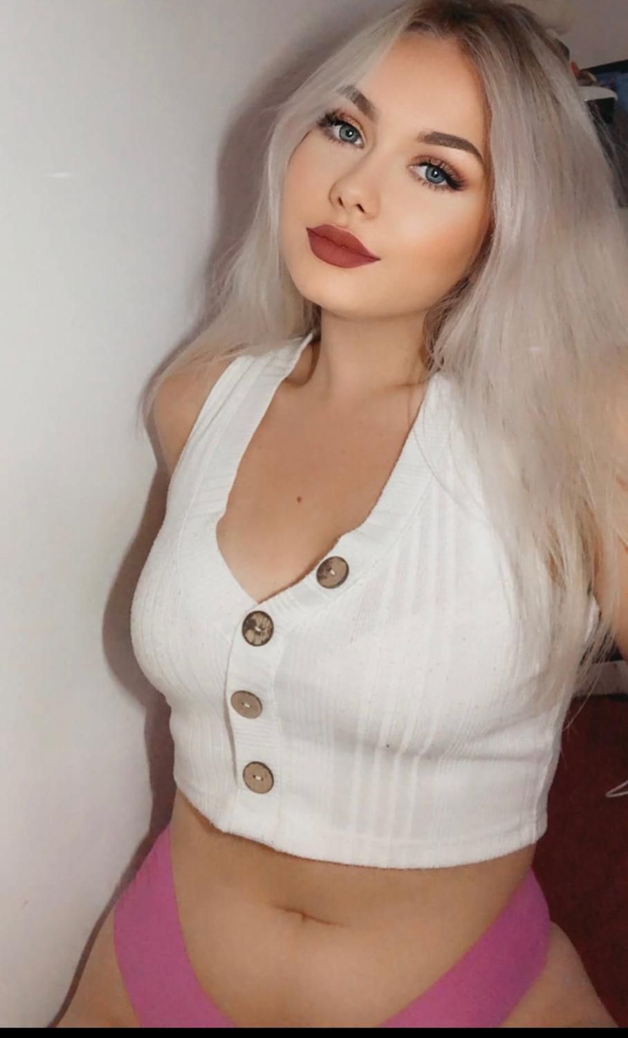 Uneblonde1323's media