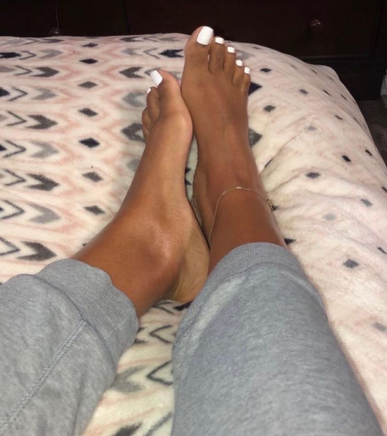 _unebrunette2's media