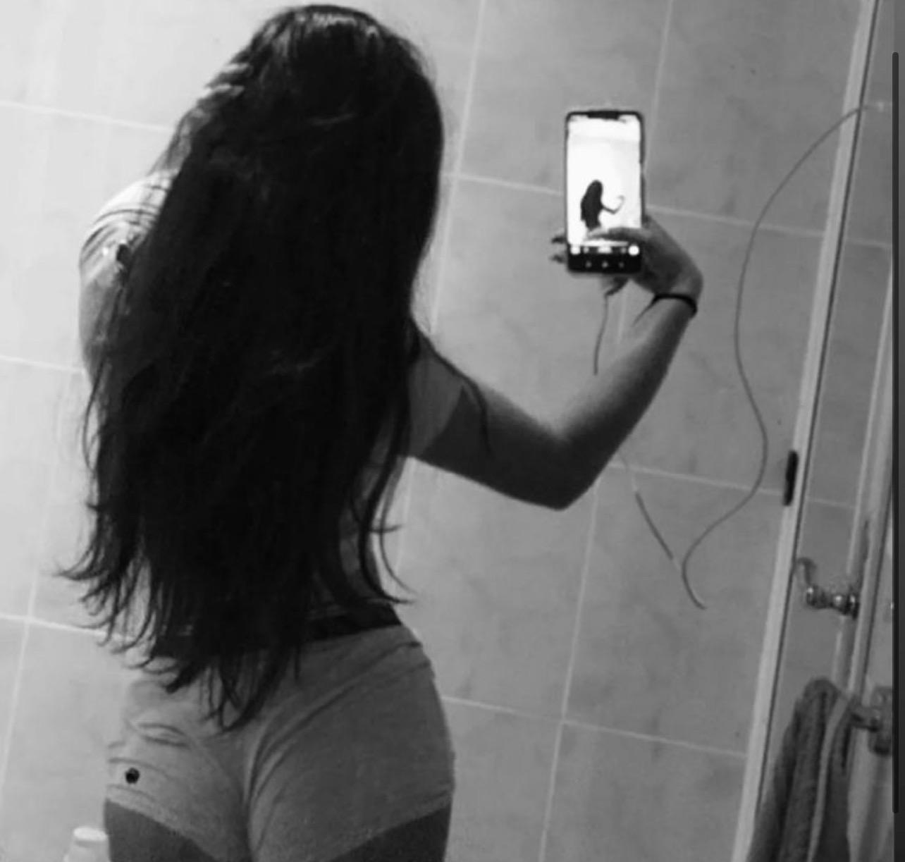 _unebrunette2's media