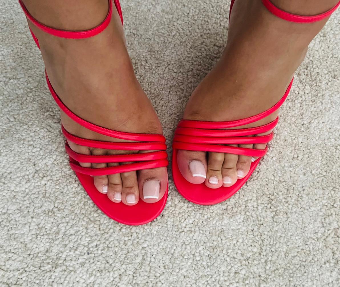 _vavafeet_'s media