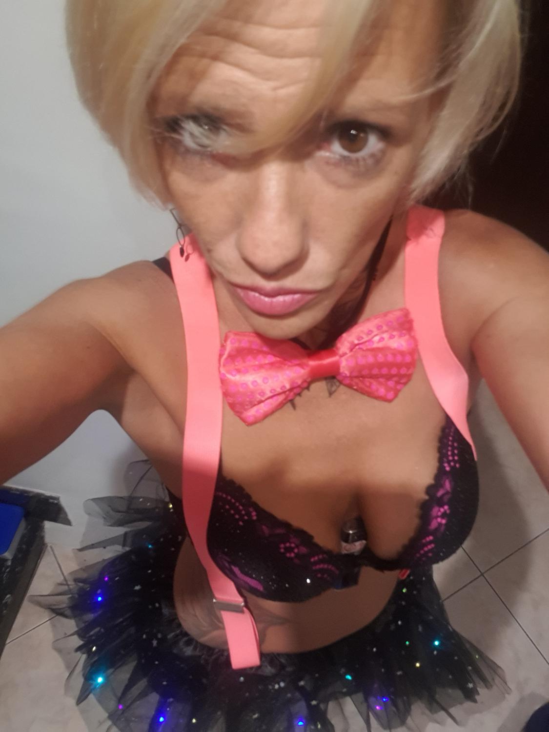 Verybadbitch's media