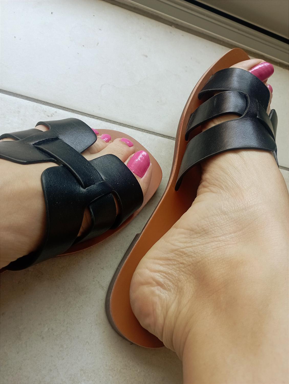 Veryuglyfeet75's media