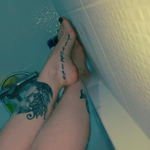 Vick_mym_feet's media