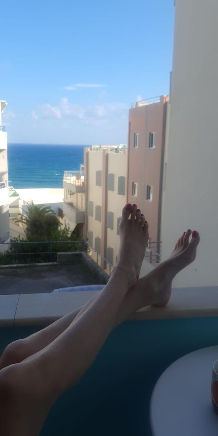 Victoriafrenchfeet75's media