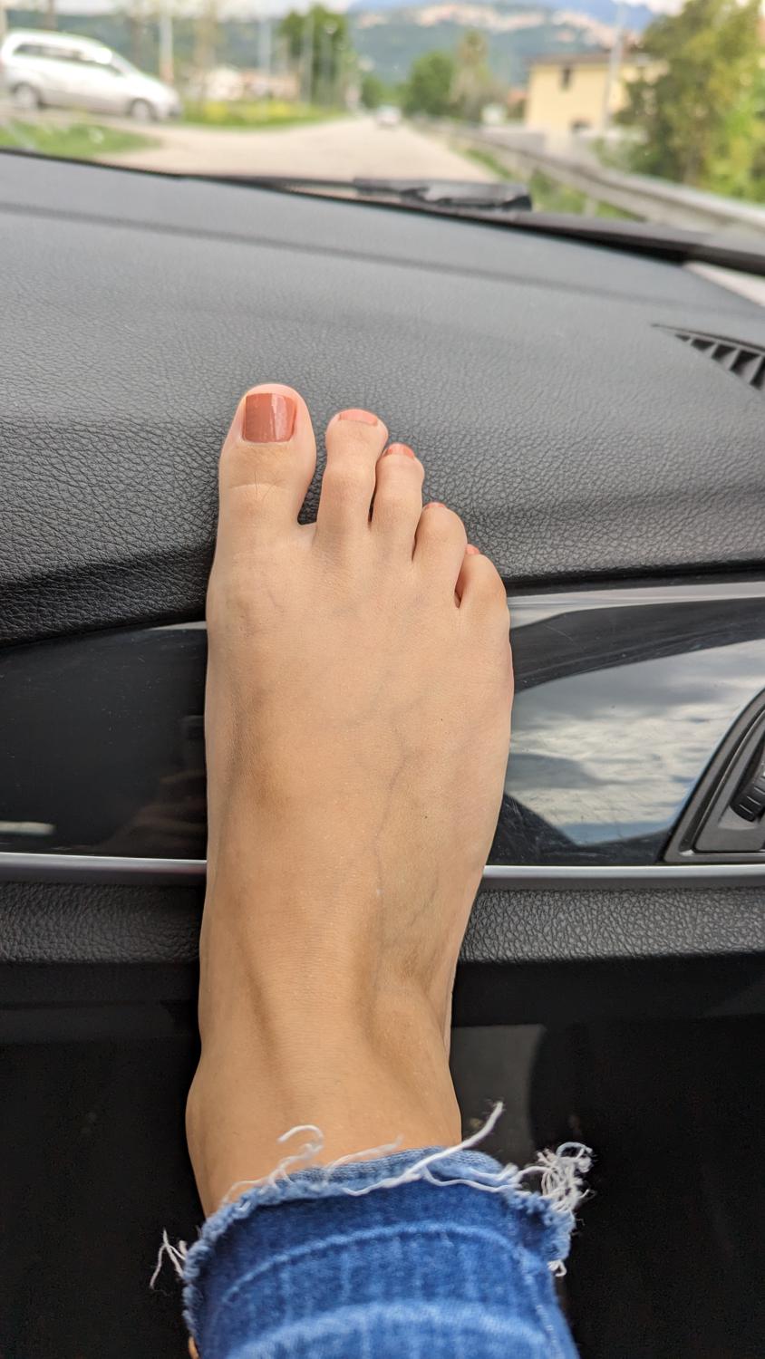 Visenya_feet's media