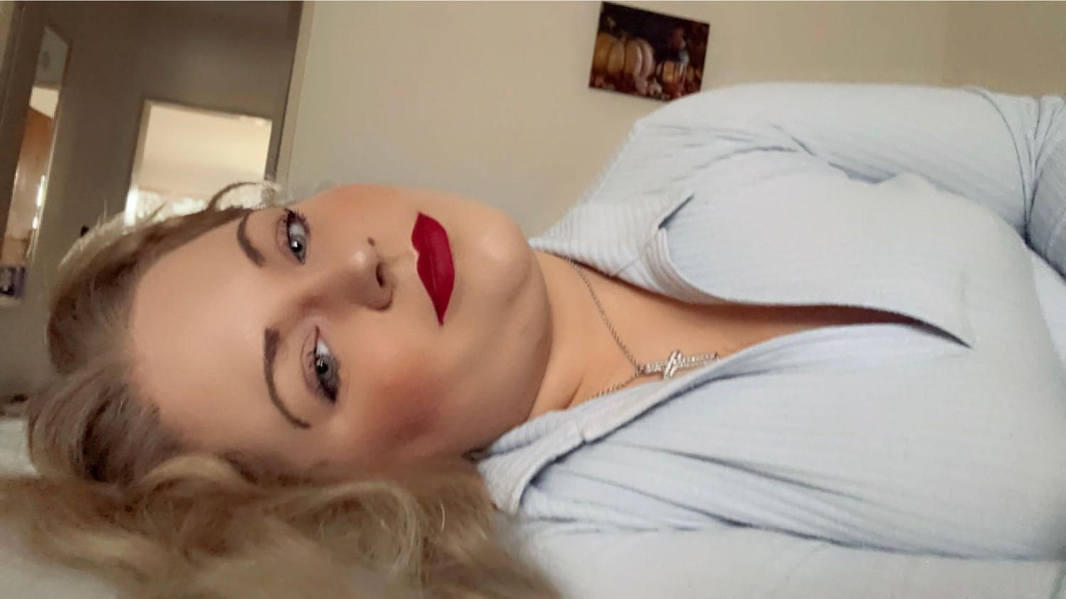 Whitevelvetlady's media