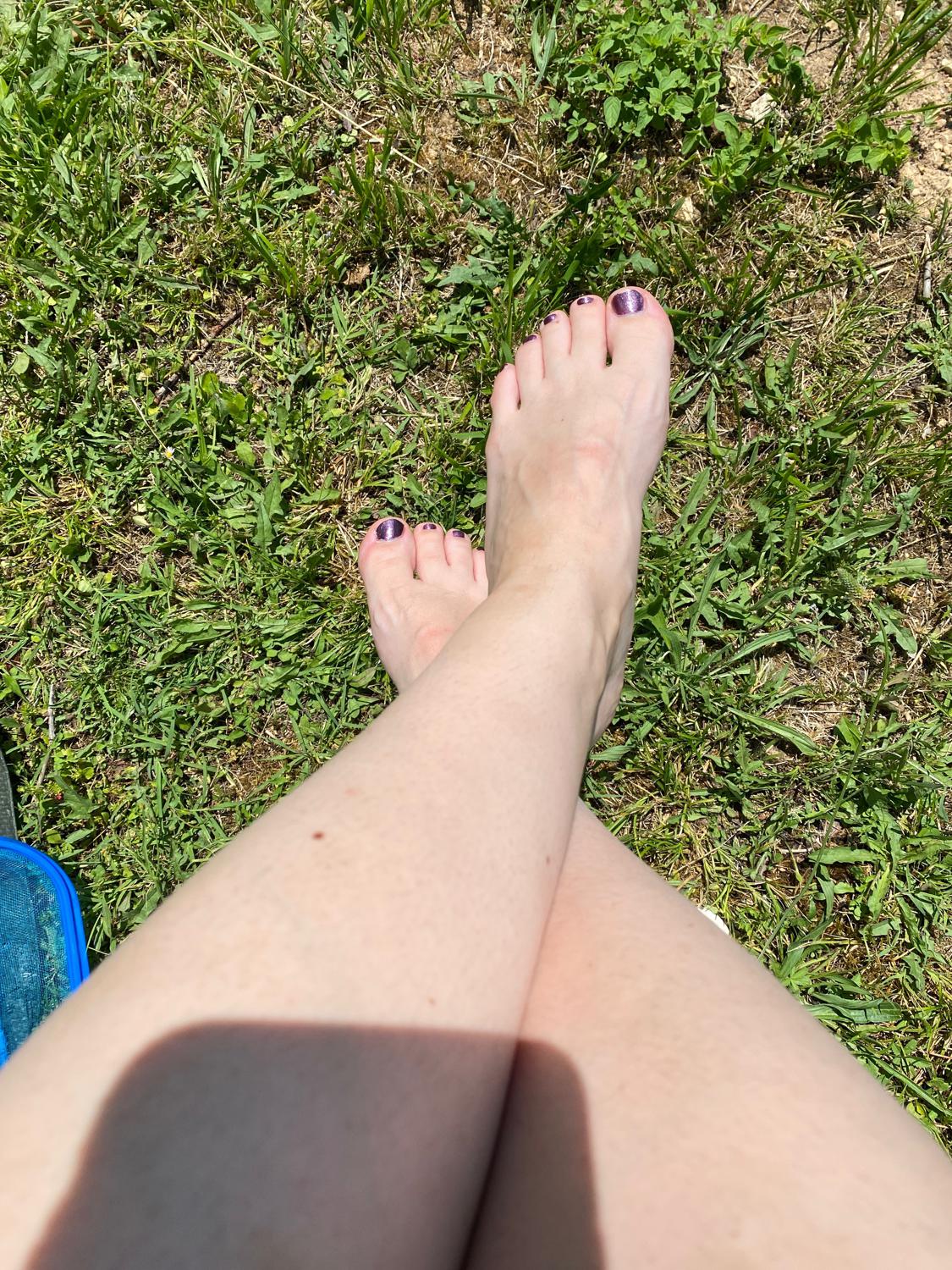 _womanfeet's media