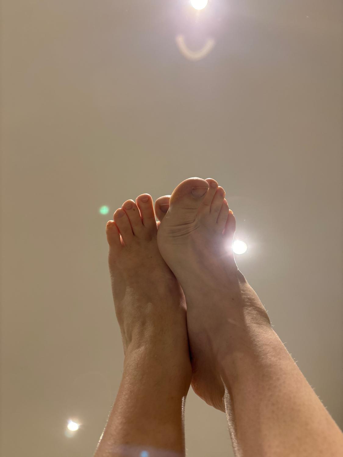 _womanfeet's media