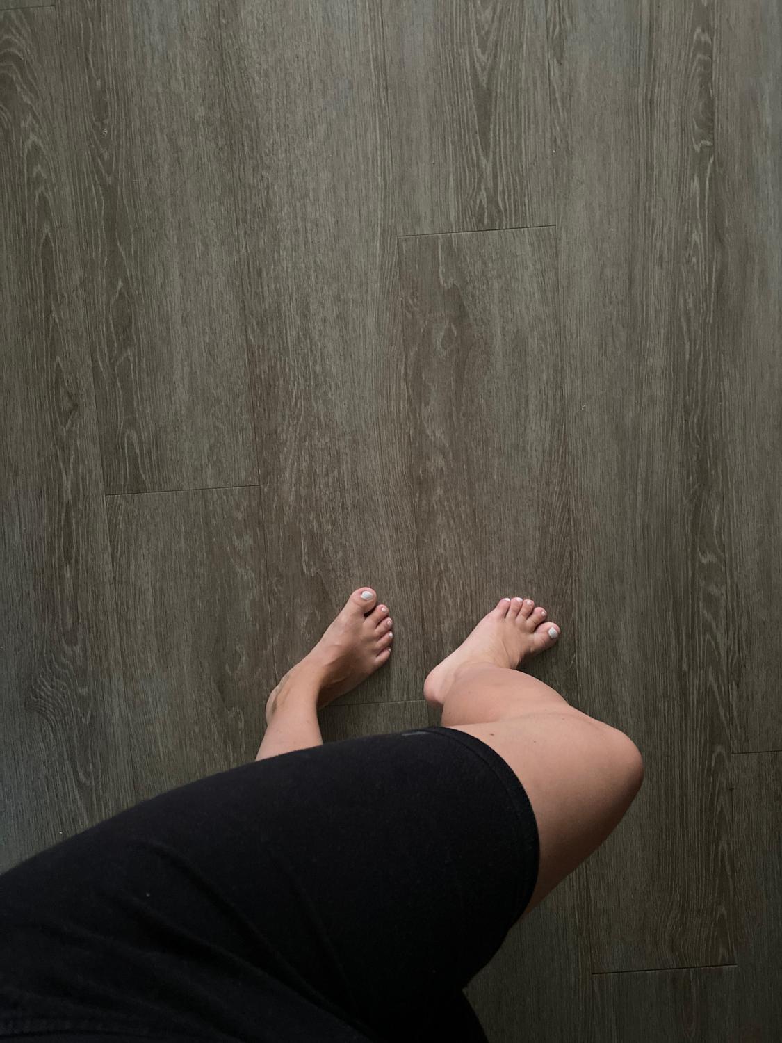 _womanfeet's media