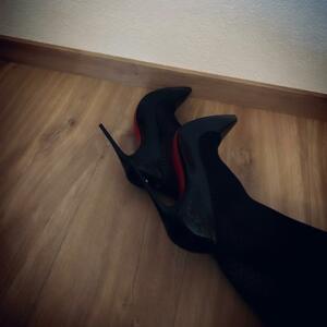 Womeninheels's media