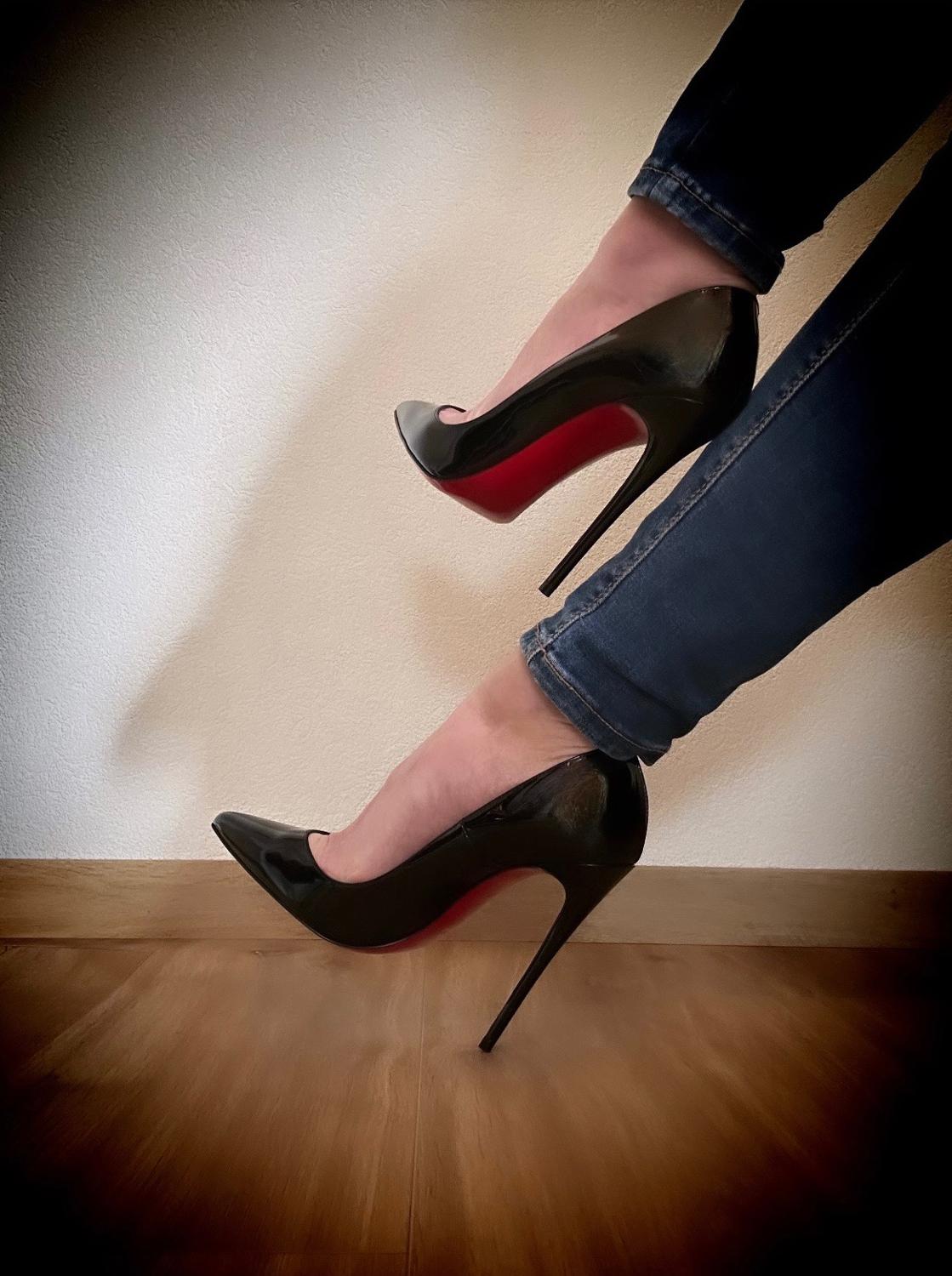 Womeninheels's media