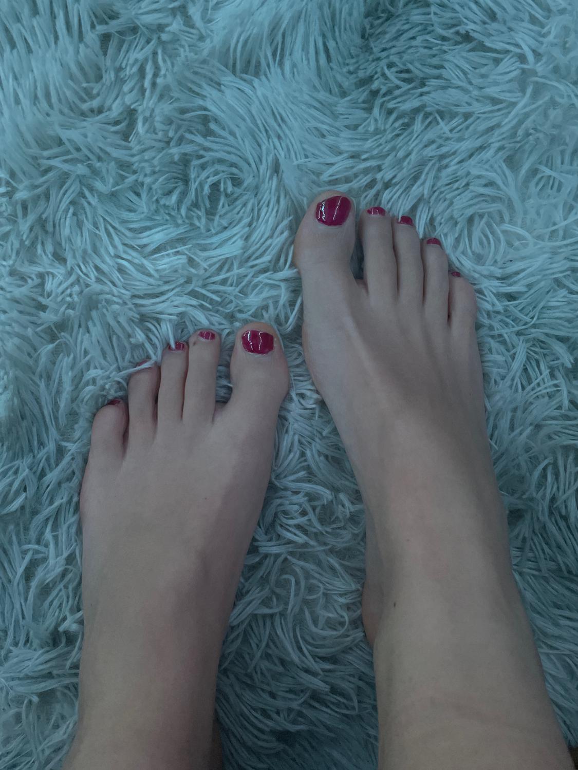 Your_cute_feet_princess's media