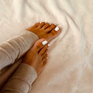 Yourprettyfeet's media