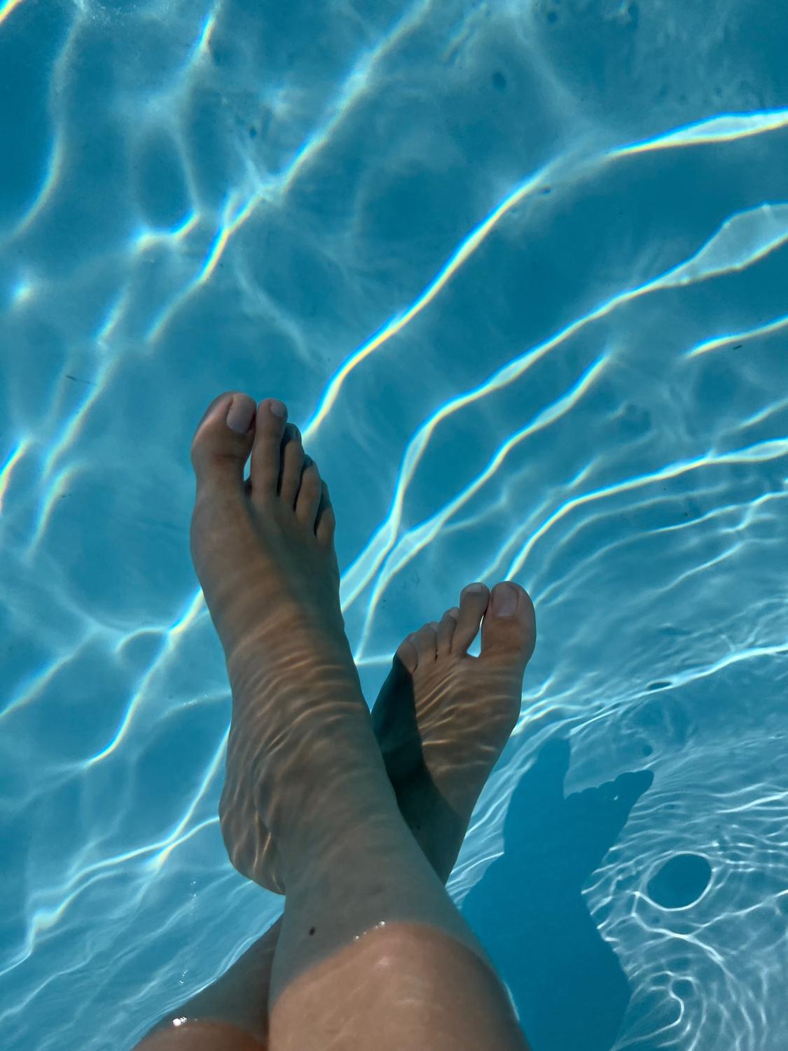 Yourprettyfeet's media