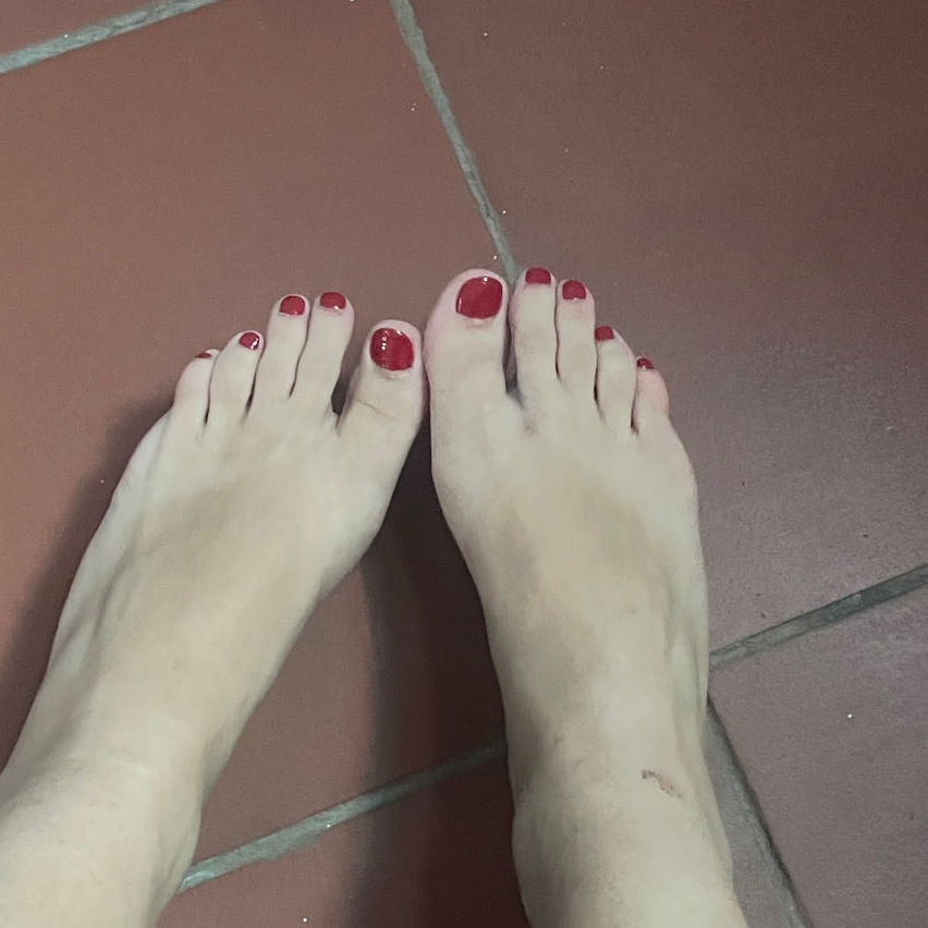 Zoesexyfeet's media